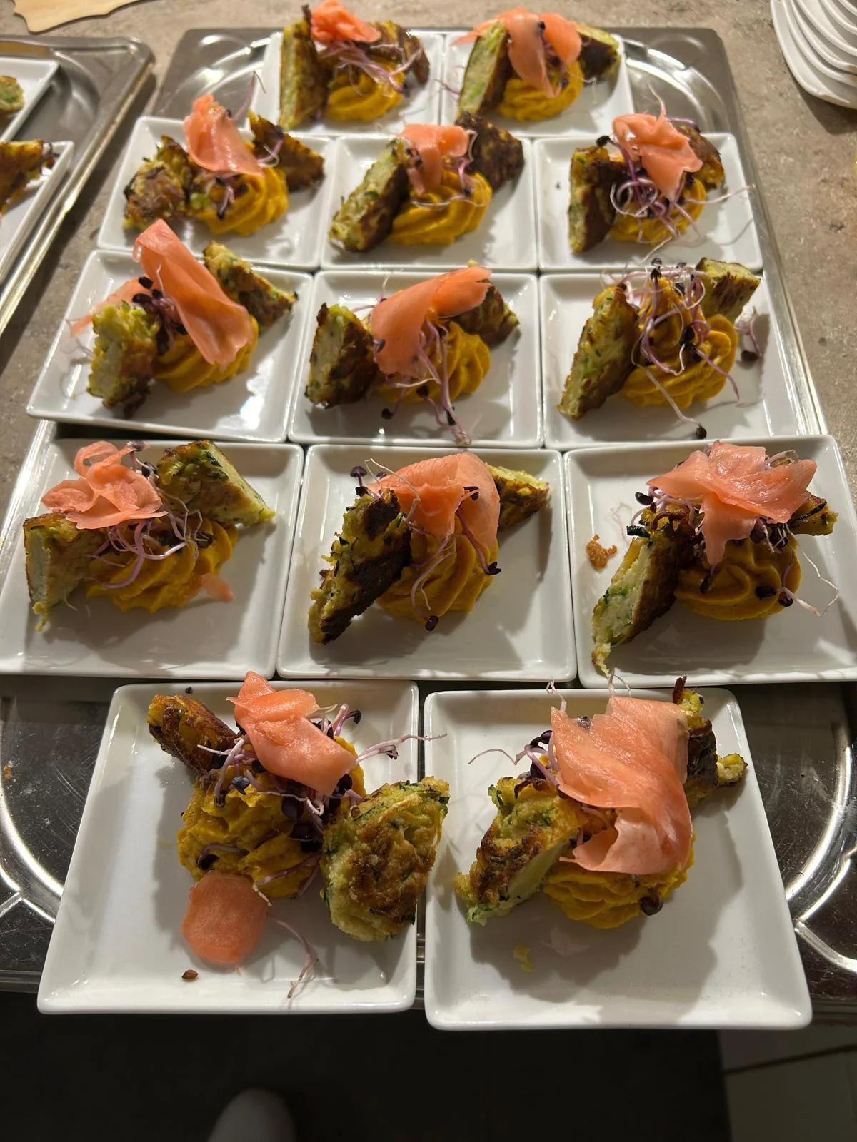 Fingerfood für Firmenfeier in München mit kleinen Portionen