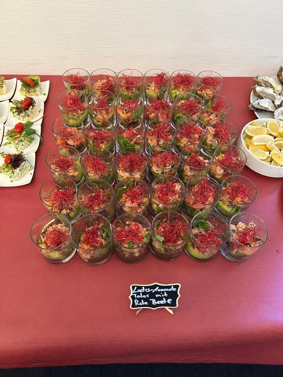 Reales Fingerfood Buffet für Firmenfeier in München