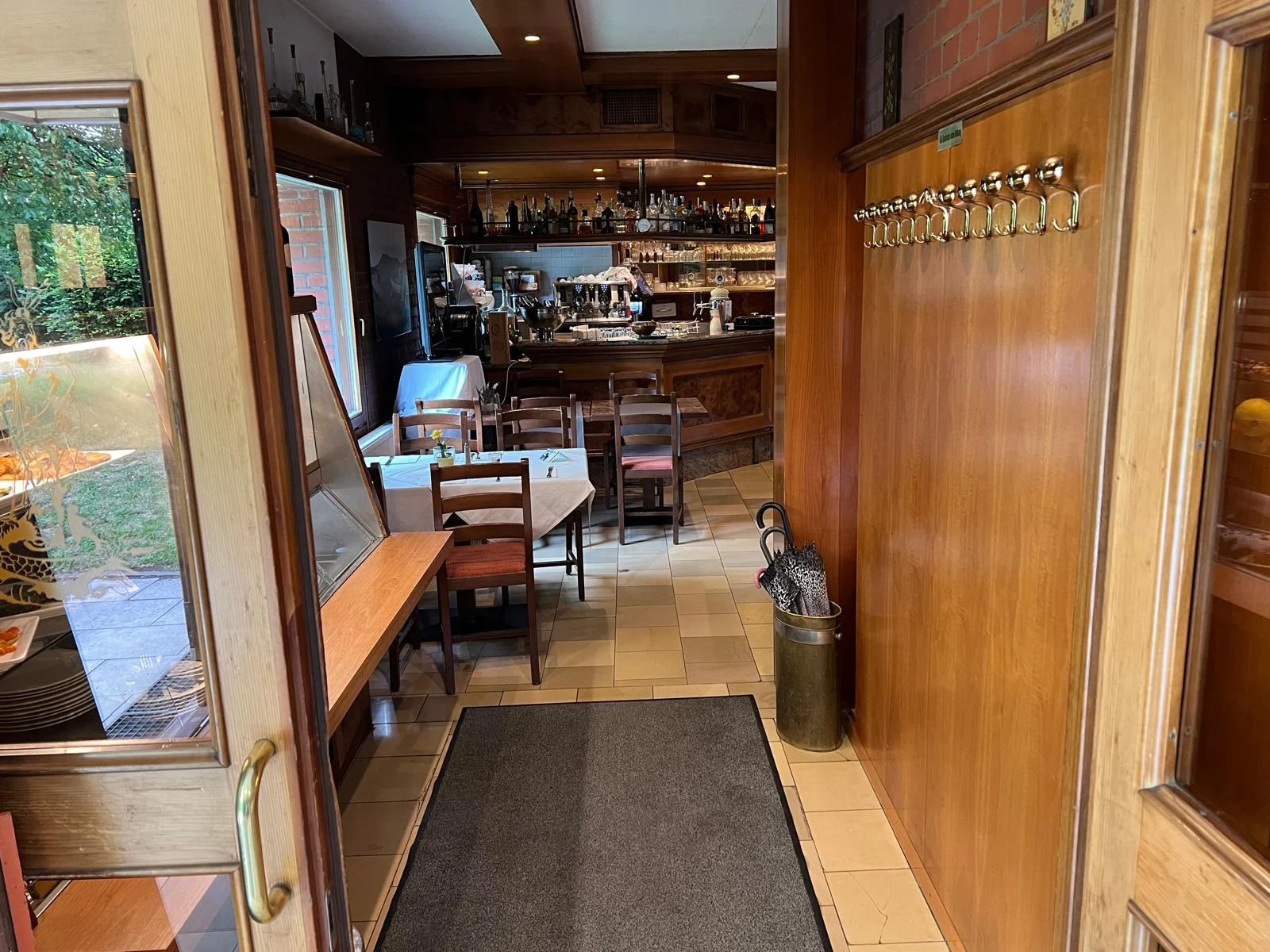 Restaurant 1